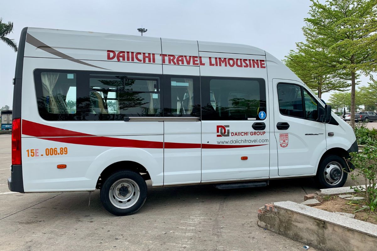 Daiichi Travel Limousine Travel Bus