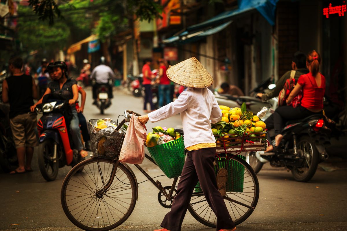 vietnam woman Fruit Vendor