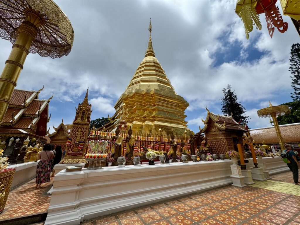 Golden pagoda with Buddha statues
